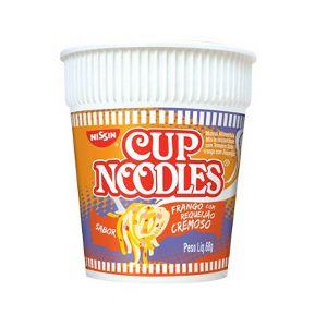 Cup Noodles frango com requeijão cremoso  Nissin 65g.